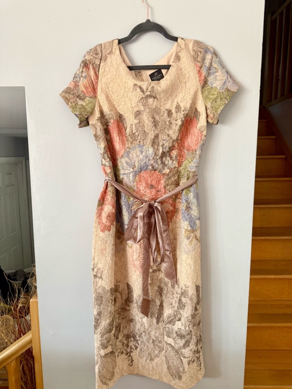 EUC Adrianna Papell Matelassé Floral Jacquard Column Dress - Blush Multi L/XL